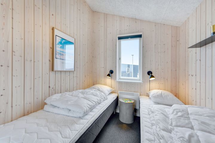 Room 3 of 130