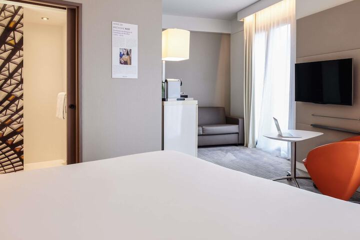 Room 25 of 69