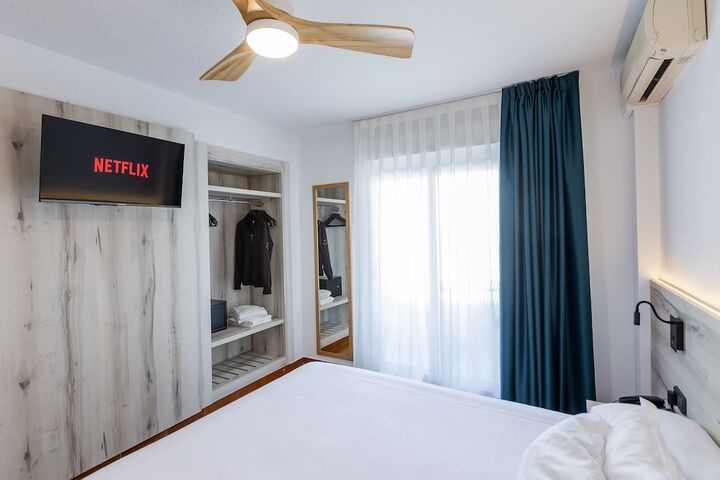 Room 6 of 52