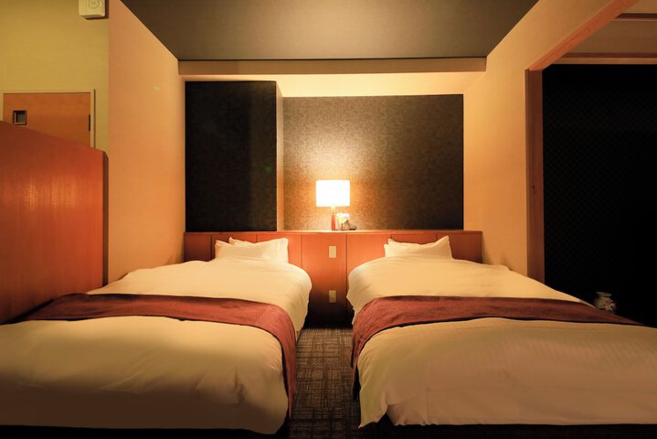 Room 12 of 35