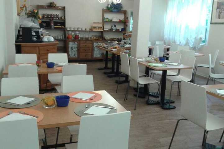 Dining 50 of 61