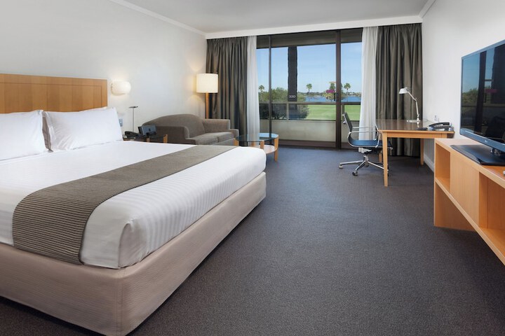 Room 5 of 108