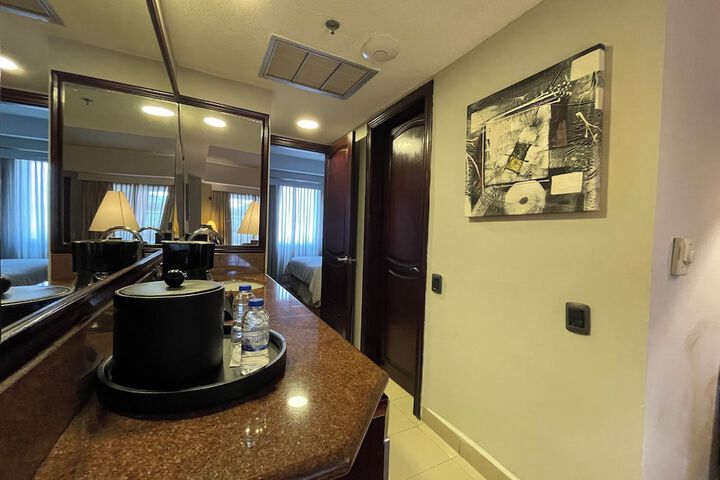 Room 28 of 91