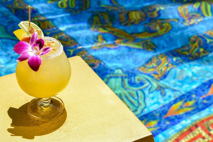 Poolside bar
