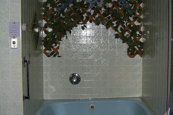Room 18 of 24