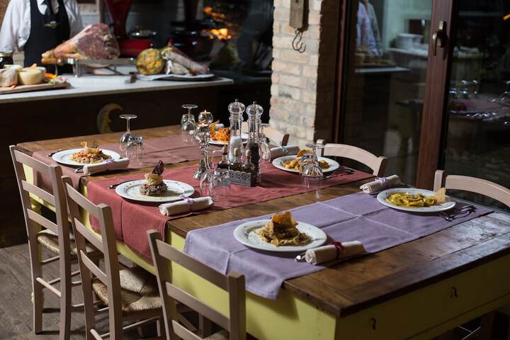 Dining 19 of 29