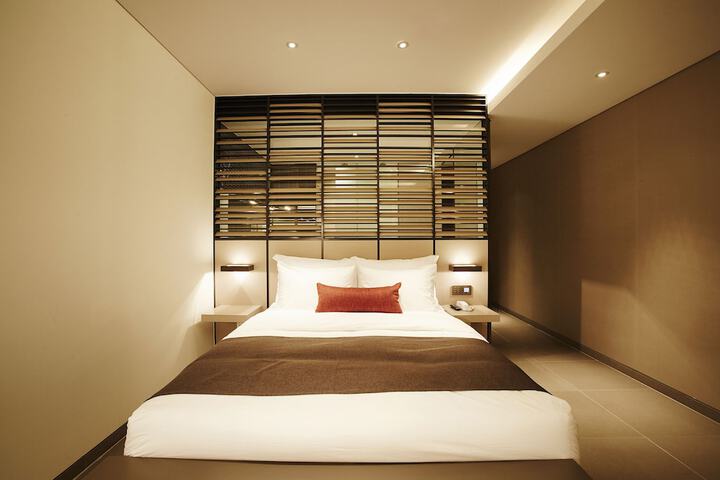 Room 14 of 64