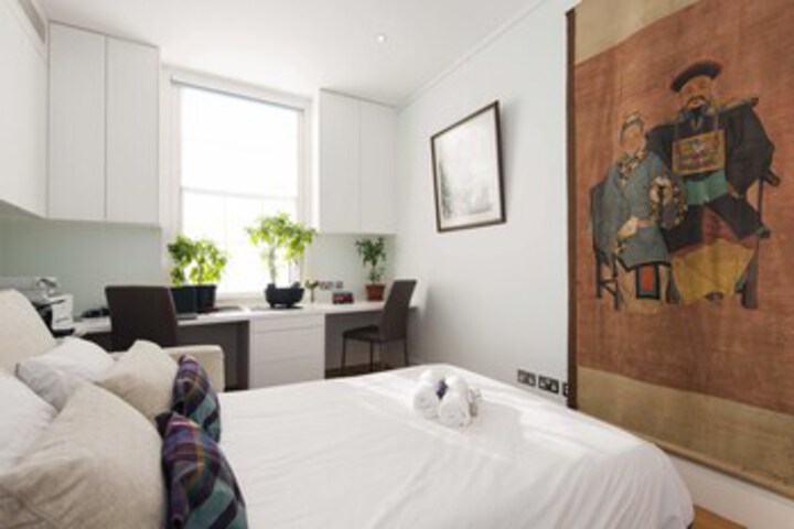 Room 12 of 20