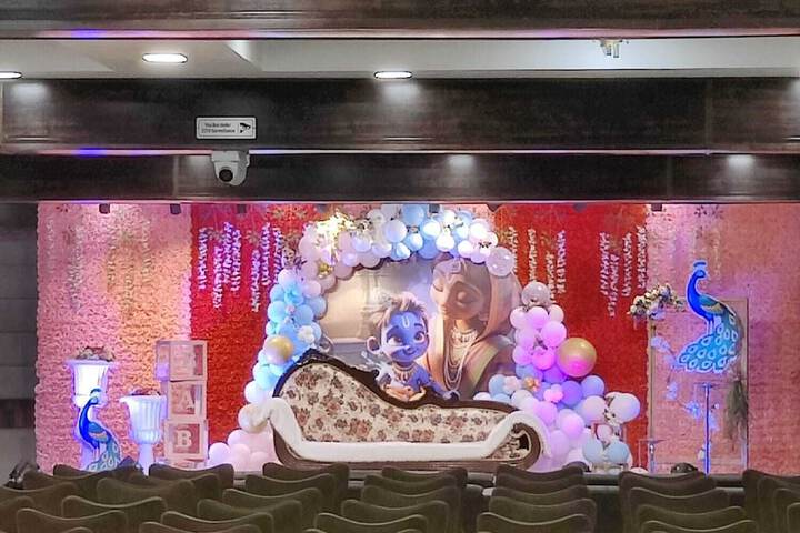 Ballroom/Hall 27 of 33