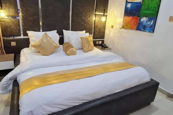 Room 20 of 39
