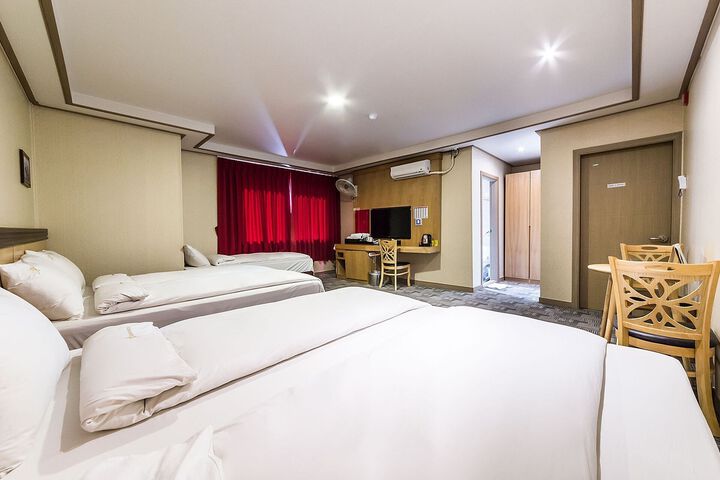 Room 41 of 65
