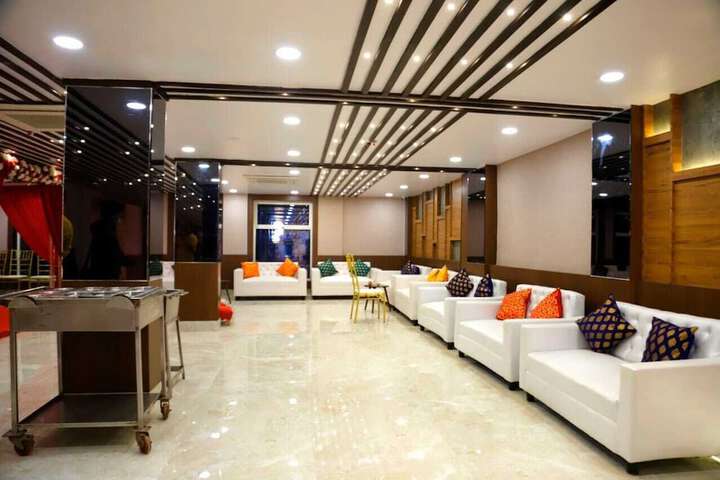 Hotel Interior 4 of 32
