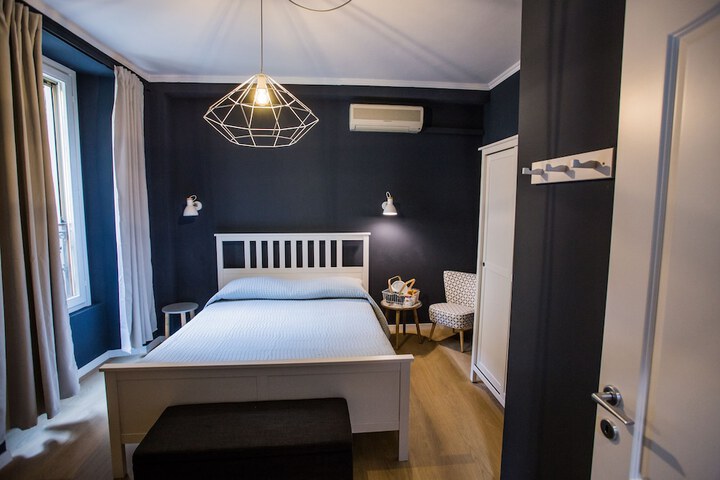 Room 3 of 42