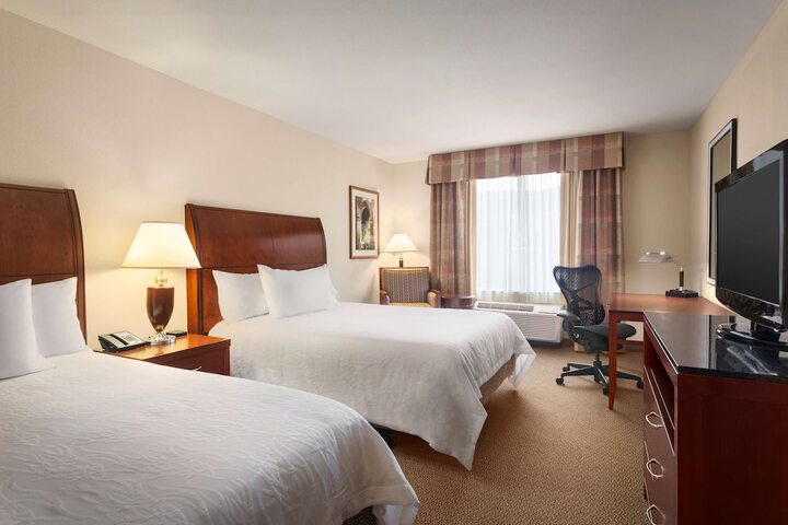 Room 4 of 25
