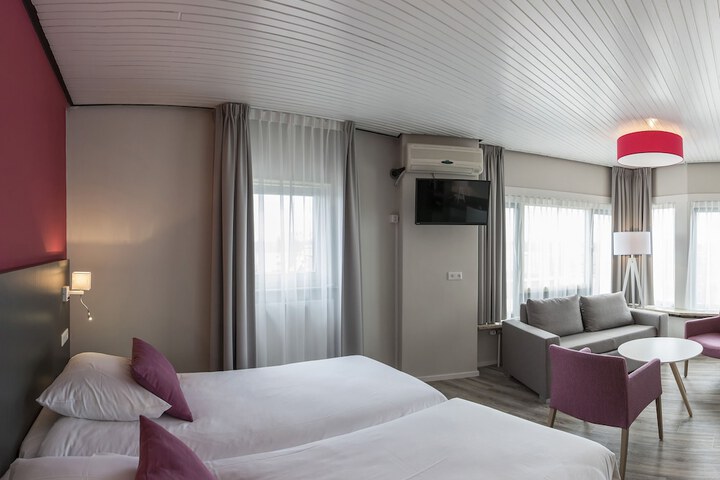 Room 14 of 63