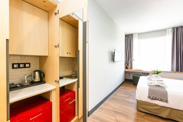 Room 29 of 102