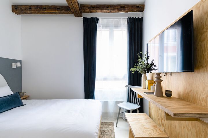 Room 15 of 60