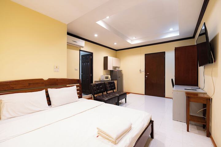 Room 25 of 153