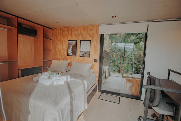 Room 19 of 112