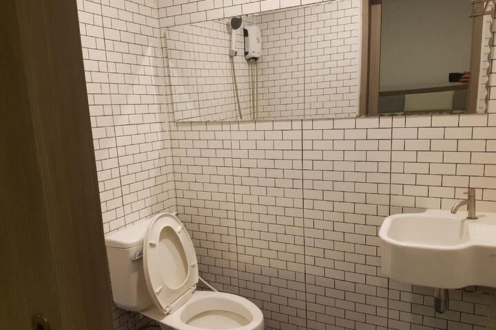 Room 14 of 28