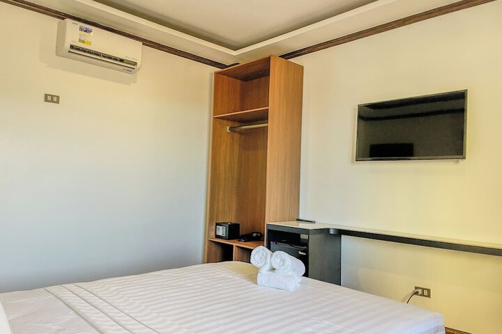 Room 10 of 30