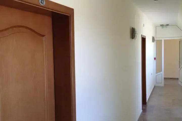 Room 10 of 15