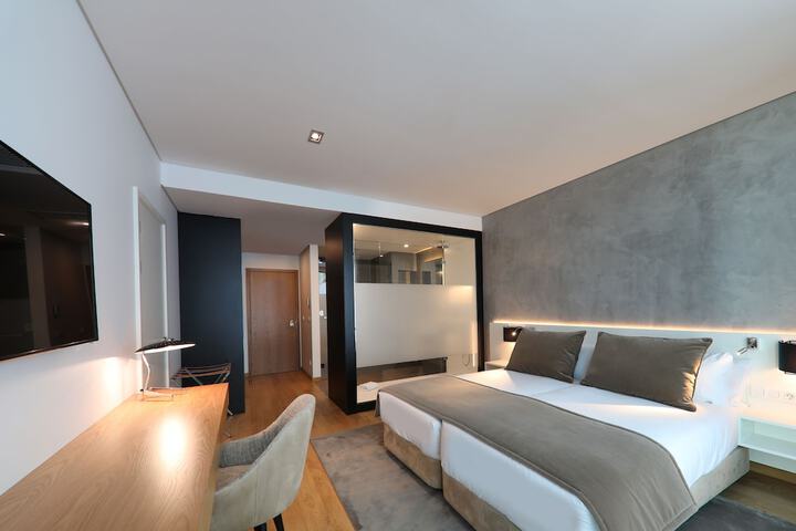 Room 6 of 91