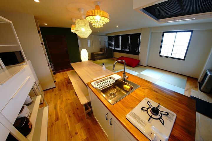 Room 6 of 27