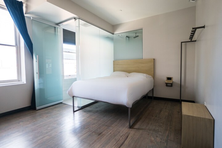 Room 30 of 72