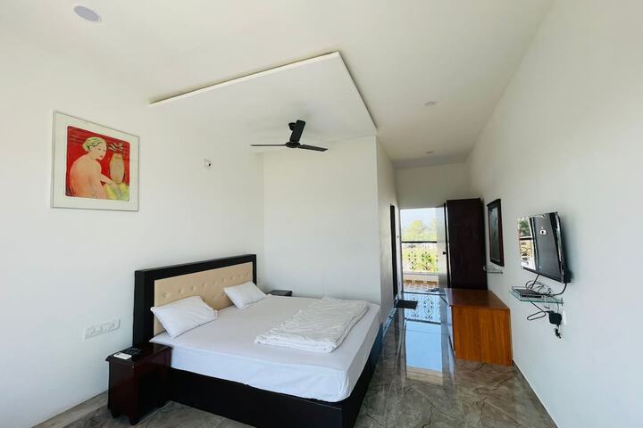 Room 5 of 26