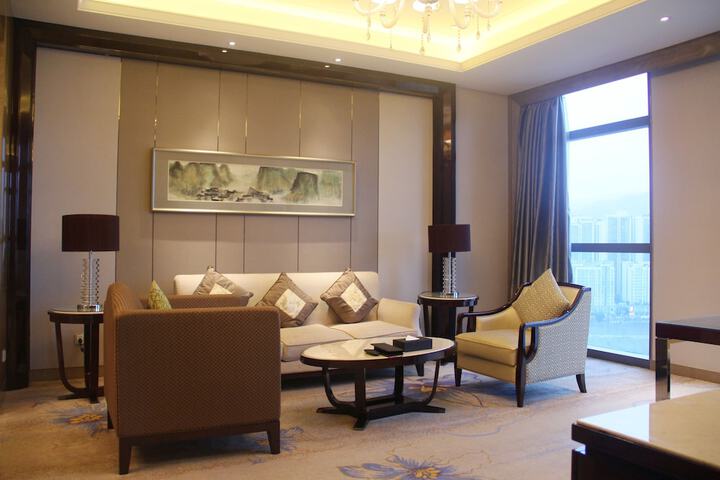 Room 26 of 61