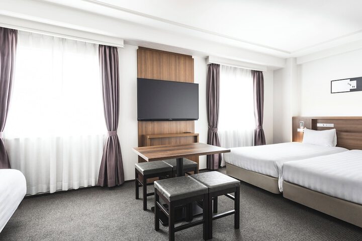 Room 12 of 22