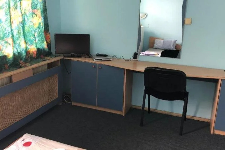 Room 4 of 14