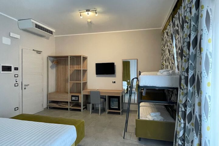 Room 15 of 49