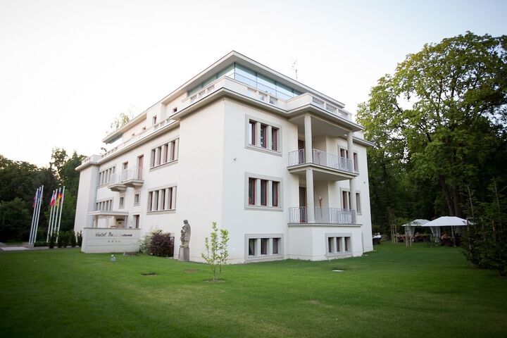 Exterior of Hotel Park Avenue