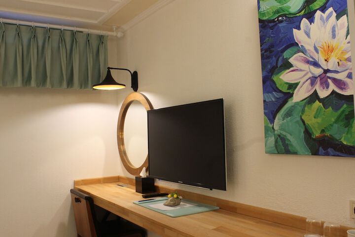 Room 19 of 25