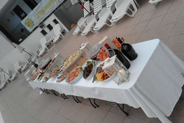 Dining 18 of 24