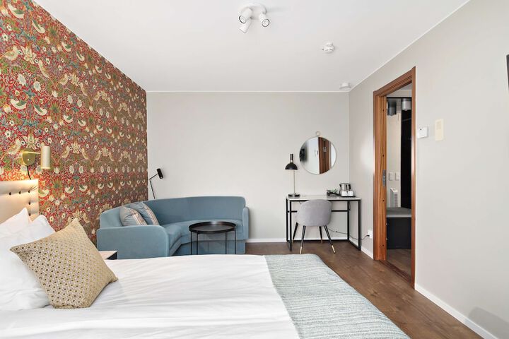 Room 34 of 89