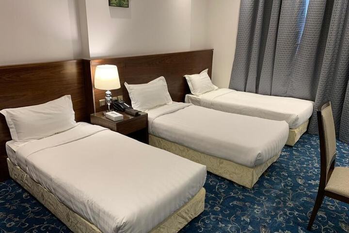Room 25 of 39