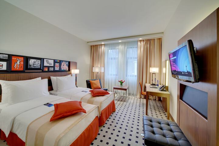 Room 15 of 186