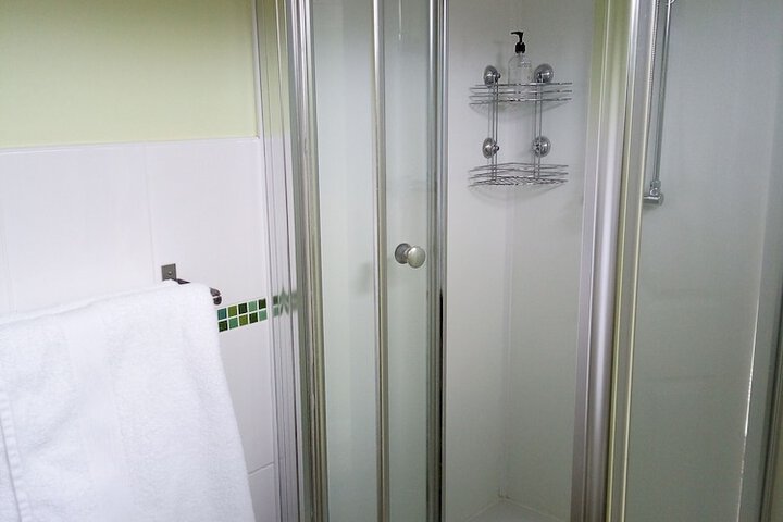 Room 6 of 18