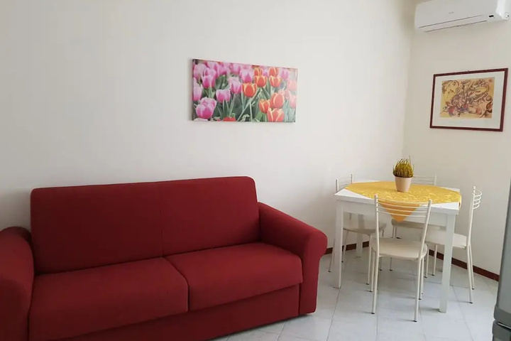 Room 9 of 20
