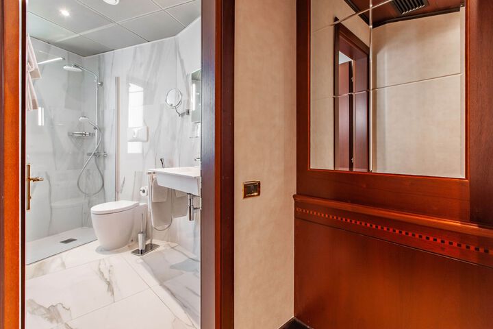 Room 20 of 82