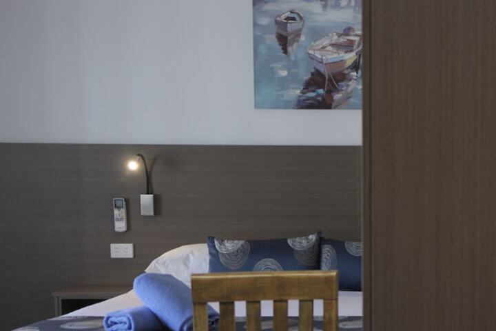 Room 35 of 46