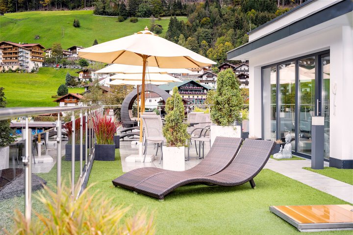 Sundeck 67 of 72