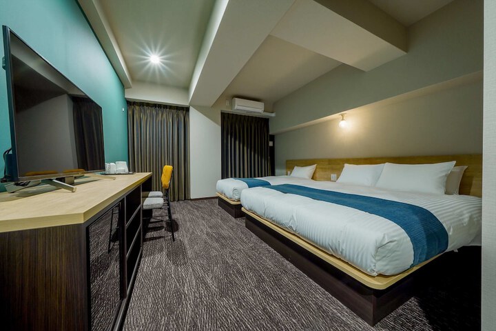Room 14 of 146