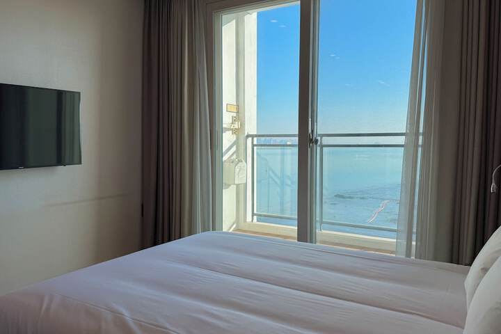 Room 21 of 46