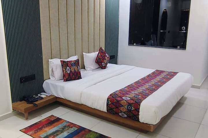 Room 30 of 50