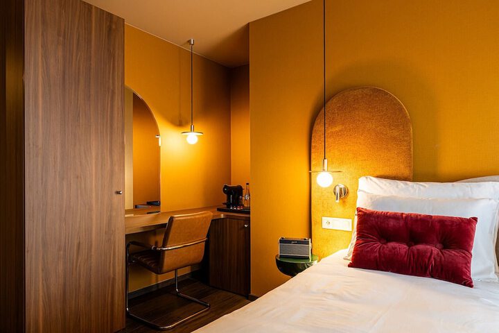 Room 79 of 117
