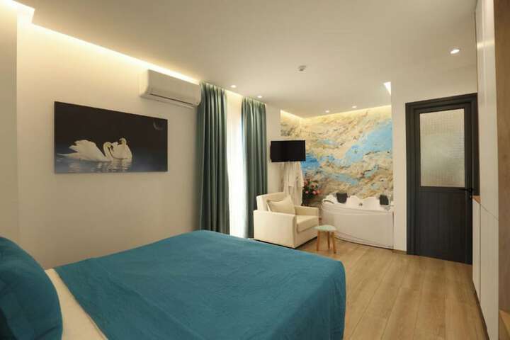 Room 65 of 191